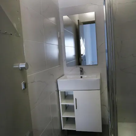 Quarto em Acomodações Particulares Key Hub - 6-10 *